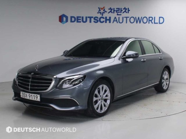 2017 Mercedes-Benz E-Class W213 E220d 4MATIC 익스클루시브