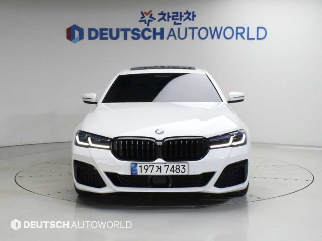 2021 BMW 5 Series (G30) 530e M 스포츠