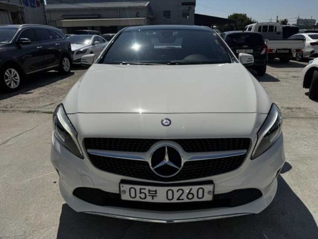 2016 Mercedes-Benz A-Class W176 A200