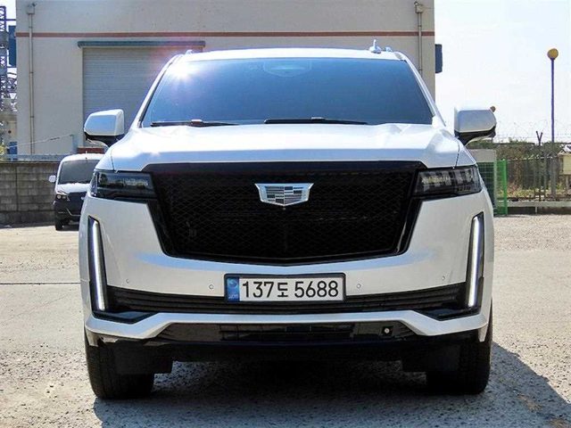 2022 Cadillac Escalade 5세대 6.2 스포츠 플래티넘
